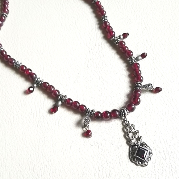 Vintage Art Deco 1920s Garnet and Marcasite Sterling Silver Beaded Necklace - Picture 6 of 16
